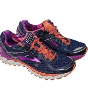 Brooks Adrenaline Gts 5 Running shoe - almost NEW